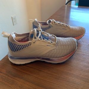 Women’s 6.5 ricochet brooks